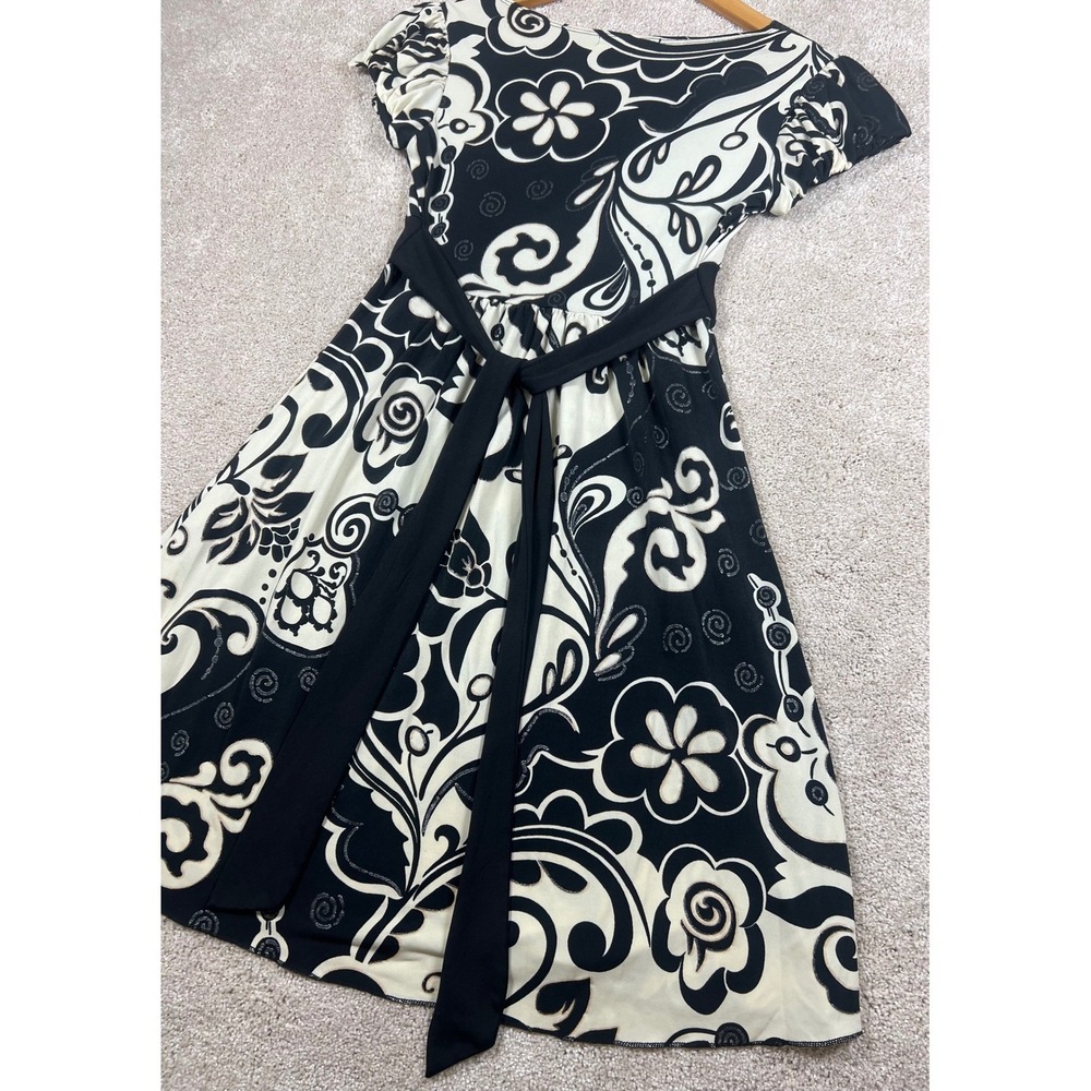 Y2K Black White Floral Dress Short Sleeve V Neck S BOHO Fit & Flare Retro - Picture 9 of 10